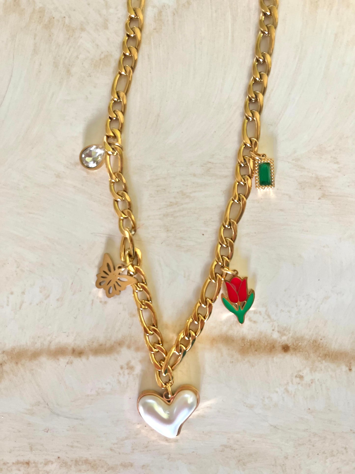 Romantik Kalp ve Çiçek Detaylı Çelik Zincir Kolye - Zarif Charm Kolye